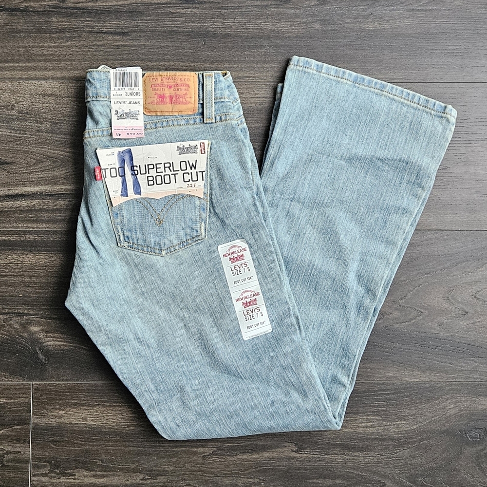 NWT Levi's 524 Too Superlow Bootcut Jeans Y2K Size 7 Short